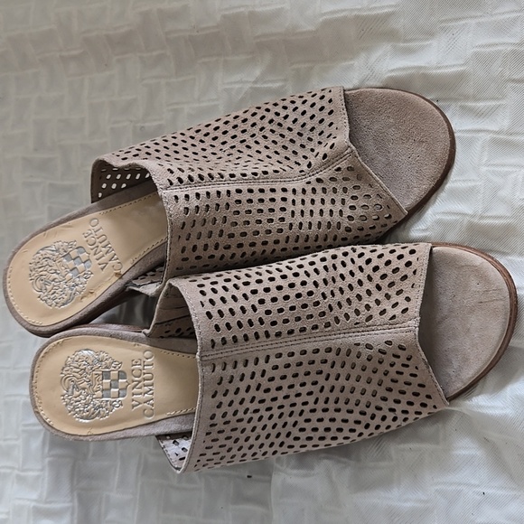 Vince Camuto DEVINA Tan Mules with Chunky Wooden Heel Size 7.5 Summer Shoes - Picture 3 of 10
